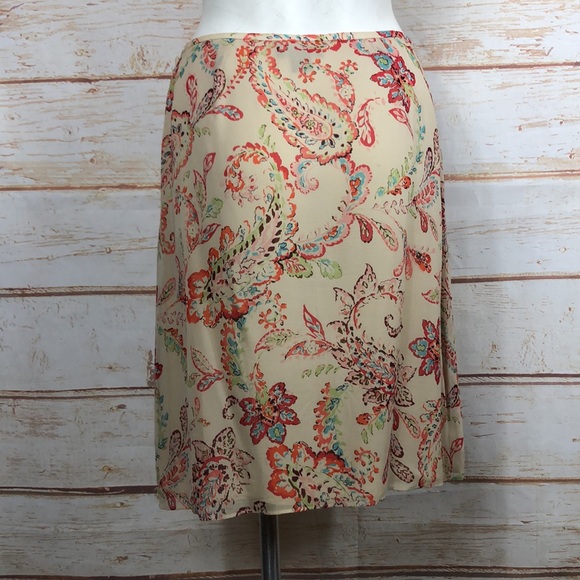 DW18 Ann Taylor Cream Chiffon With Floral Skirt -8P - Picture 4 of 5